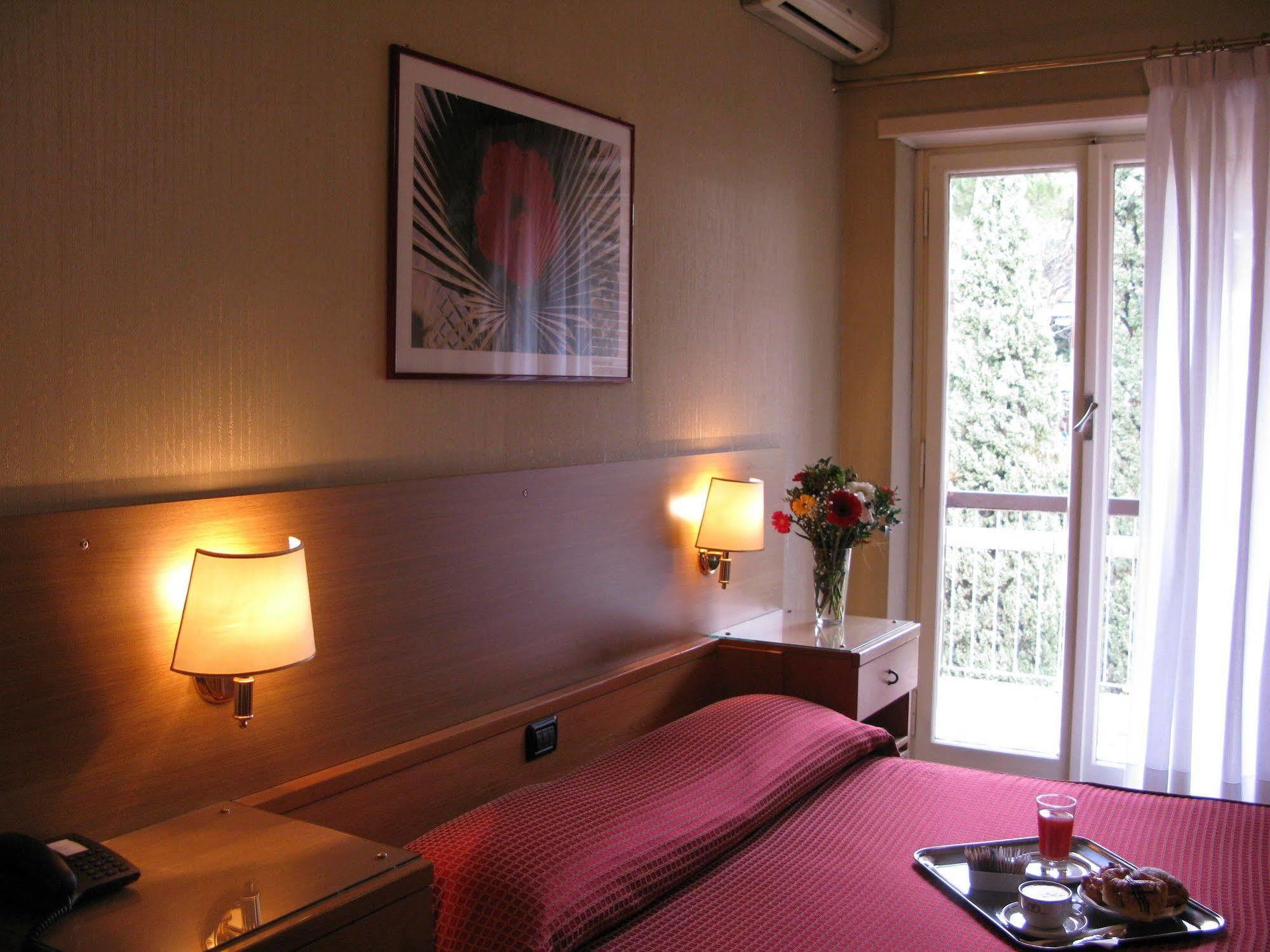 York Hotel Рим Екстер'єр фото