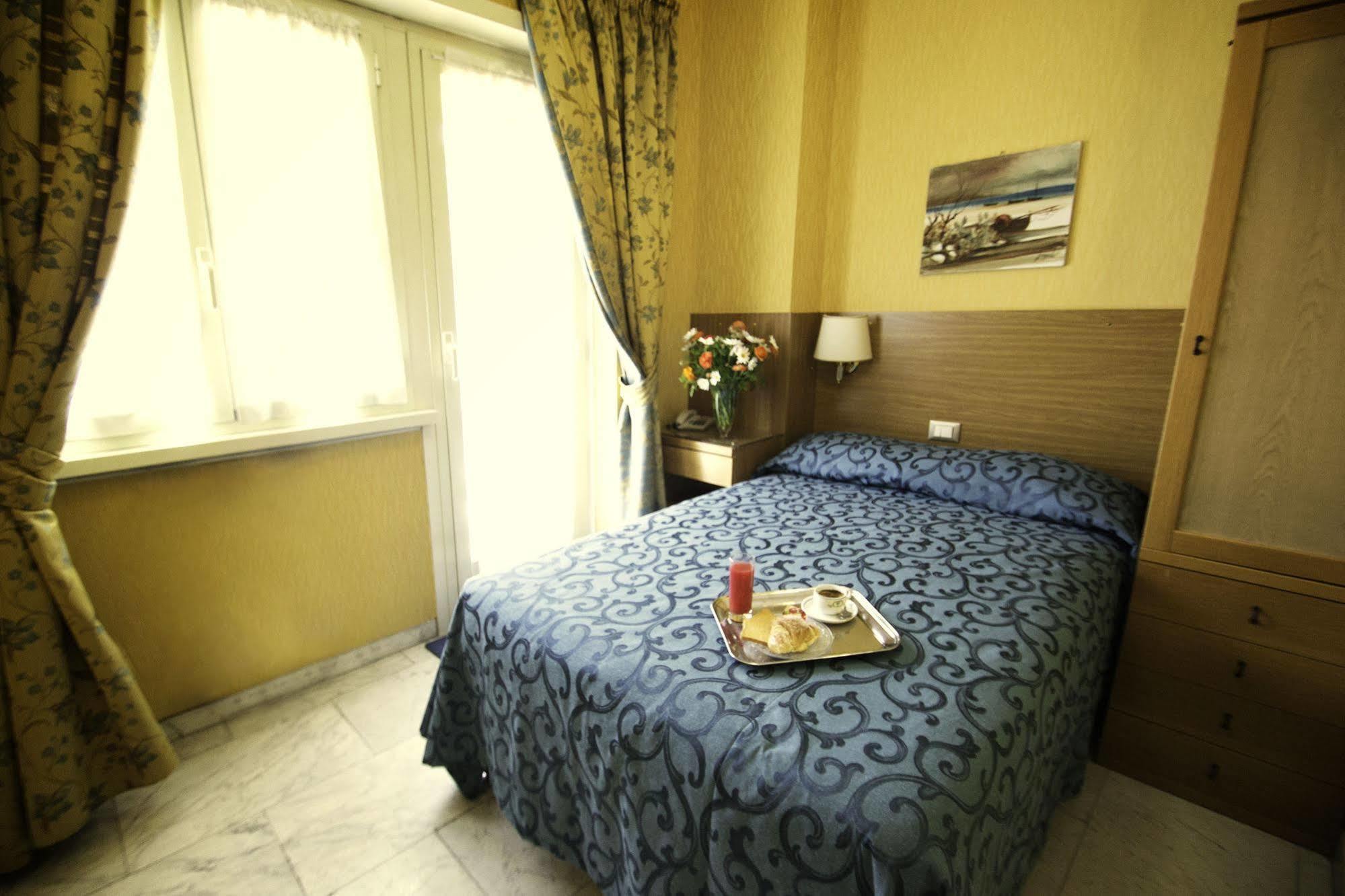 York Hotel Рим Екстер'єр фото