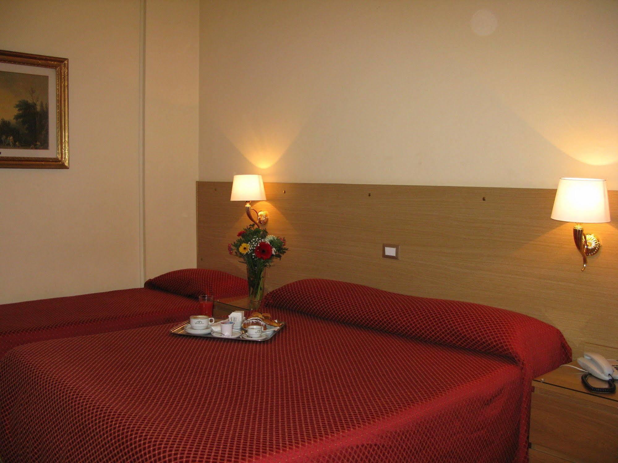 York Hotel Рим Екстер'єр фото